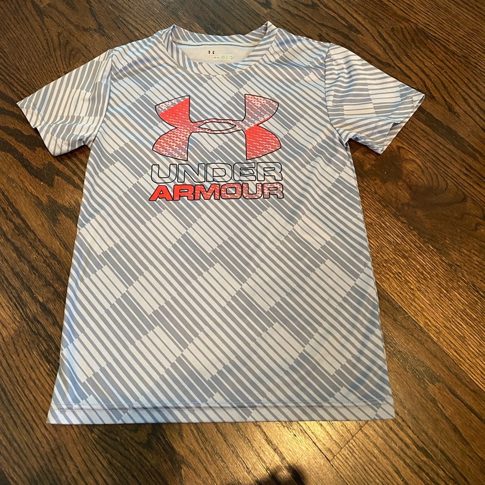 3 for $30 size 7 Under Armour boys shirt